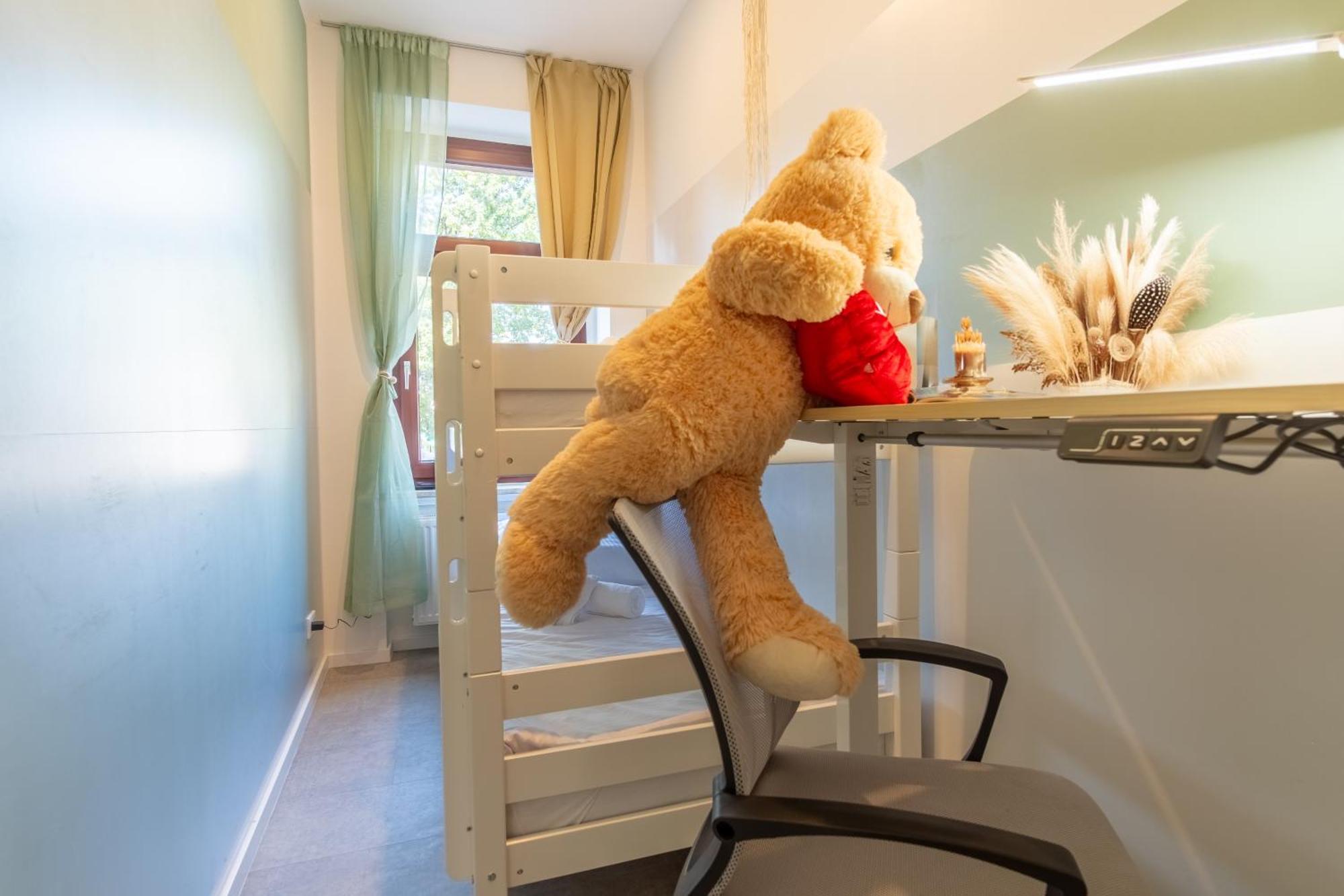 65 Zoll 4K Tv, Disney Plus, Soundbar, Kostenloser Kaffee, 5 Raeume Leipzig Exteriör bild