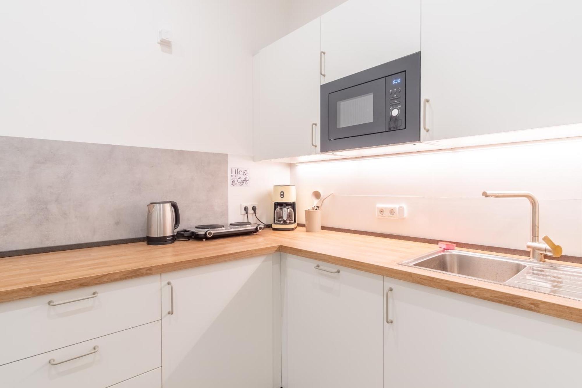 65 Zoll 4K Tv, Disney Plus, Soundbar, Kostenloser Kaffee, 5 Raeume Leipzig Exteriör bild