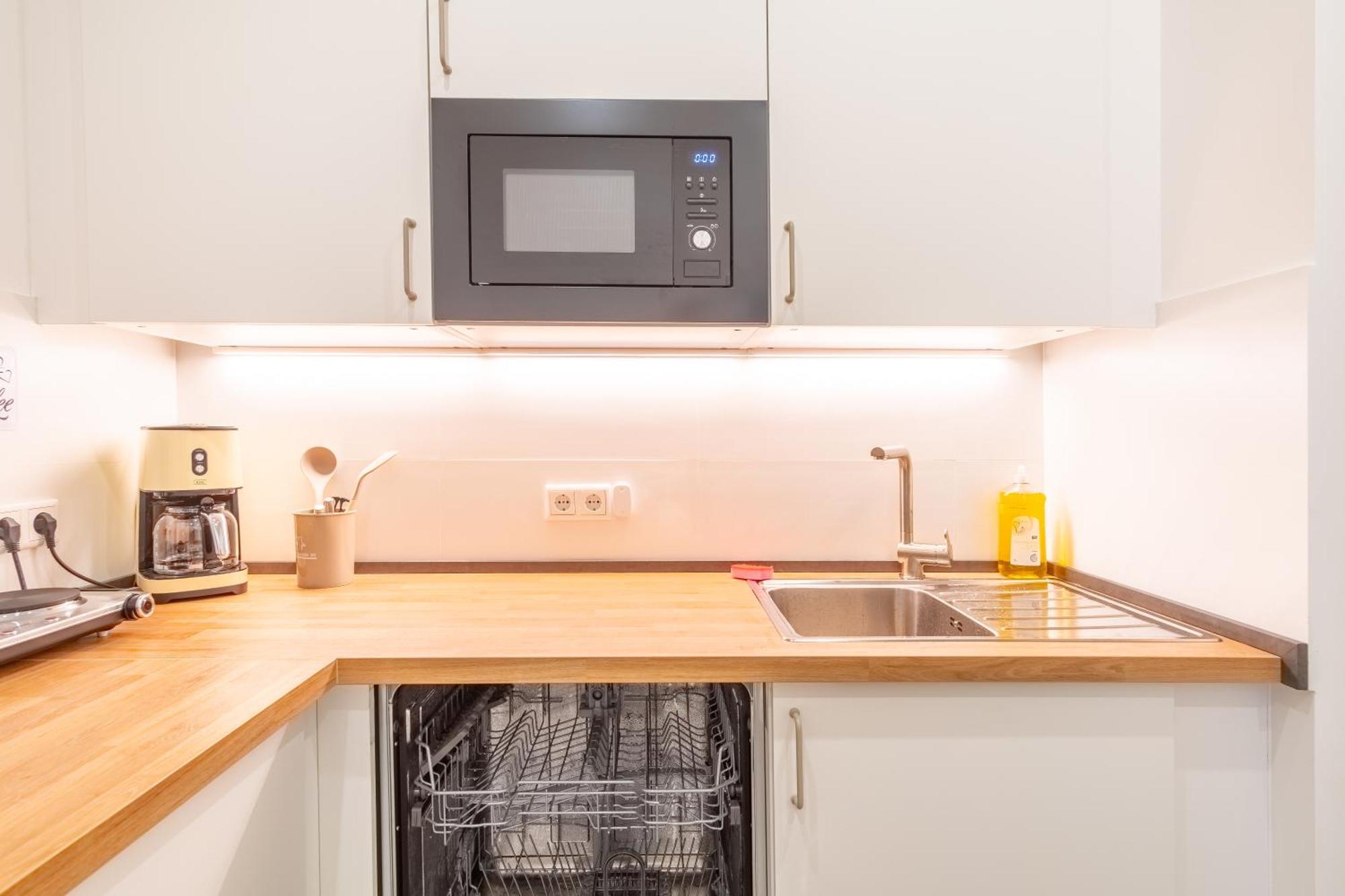 65 Zoll 4K Tv, Disney Plus, Soundbar, Kostenloser Kaffee, 5 Raeume Leipzig Exteriör bild